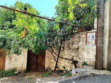 Μονοκατοικία, 230τ. μ.