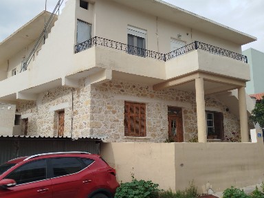 Μονοκατοικία, 240τ. μ.