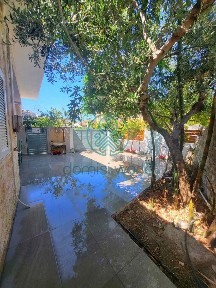 Μονοκατοικία, 75τ. μ.