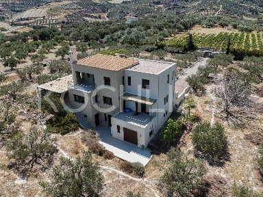 Μονοκατοικία, 270τ. μ.