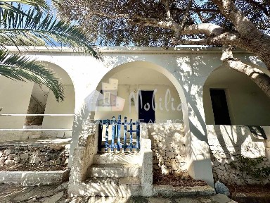 Μονοκατοικία, 42τ. μ.