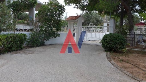 Μονοκατοικία, 270τ. μ.