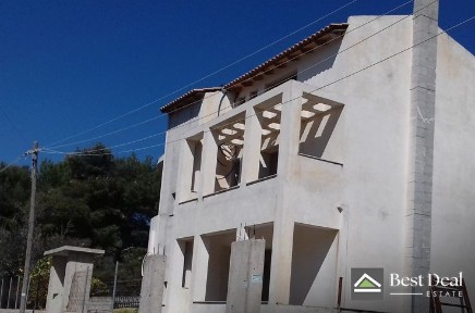 Κτίριο, 350τ. μ.
