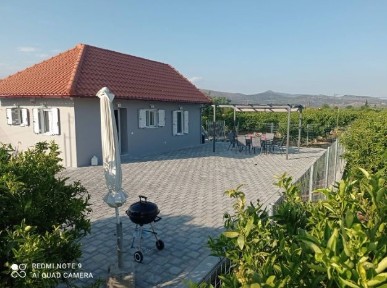 Μονοκατοικία, 55τ. μ.