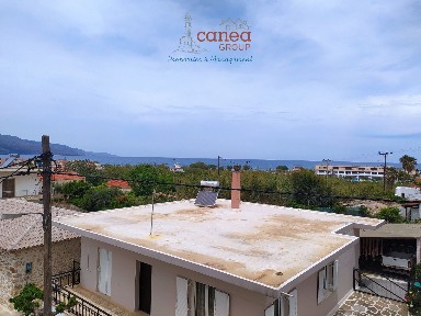 Κτίριο, 241τ. μ.