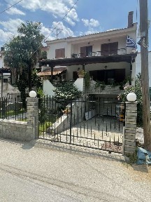 Μονοκατοικία, 180τ. μ.