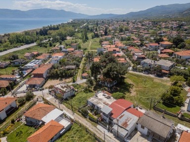 Μονοκατοικία, 63τ. μ.