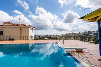 Μονοκατοικία, 300τ. μ.