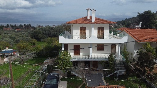 Συγκρότημα διαμερισμάτων, 244τ. μ.
