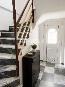 Συγκρότημα διαμερισμάτων, 300τ. μ.