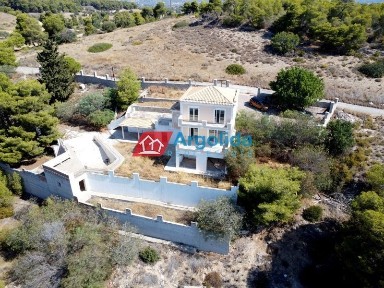 Μονοκατοικία, 550τ. μ.