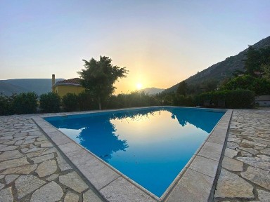 Μονοκατοικία, 145τ. μ.