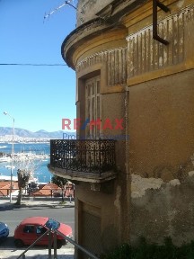 Μικρολίμανο, Καστέλλα - Πασαλιμάνι (Πειραιάς)