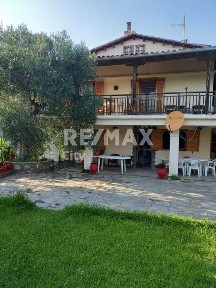 Συγκρότημα διαμερισμάτων, 130τ. μ.