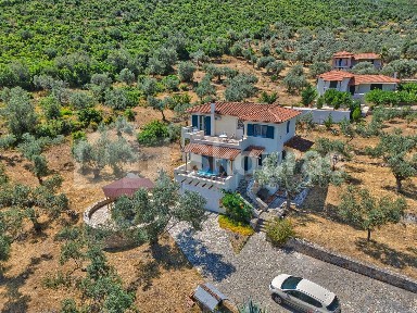 Μονοκατοικία, 160τ. μ.
