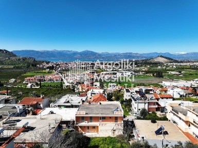 Μονοκατοικία, 380τ. μ.