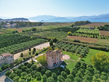 Μονοκατοικία, 285τ. μ.