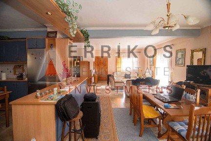 Μονοκατοικία, 240τ. μ.