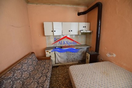 Μονοκατοικία, 105τ. μ.