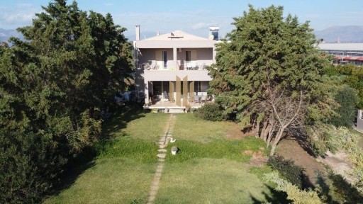 Μονοκατοικία, 300τ. μ.