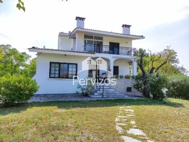 Μονοκατοικία, 350τ. μ.