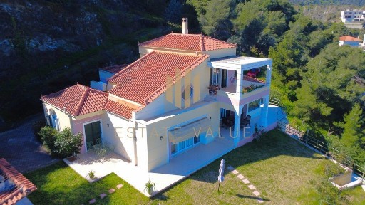 Μονοκατοικία, 360τ. μ.