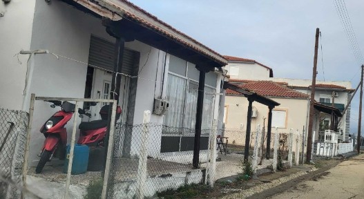 Μονοκατοικία, 70τ. μ.