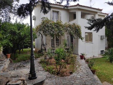 Μονοκατοικία, 300τ. μ.