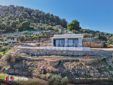 Μονοκατοικία, 60τ. μ.