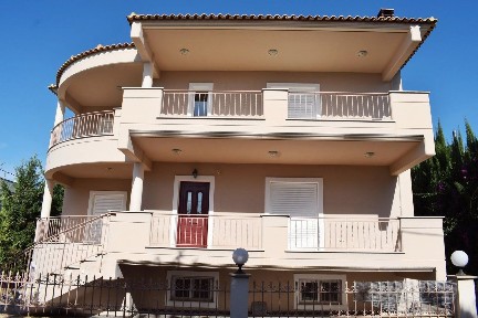 Μονοκατοικία, 230τ. μ.