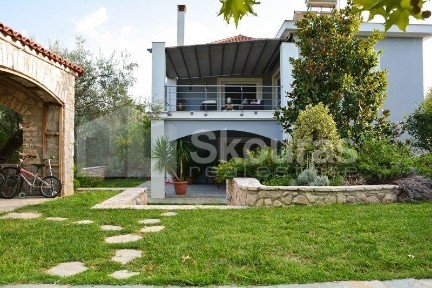 Μονοκατοικία, 240τ. μ.