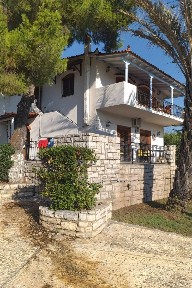 Μονοκατοικία, 300τ. μ.