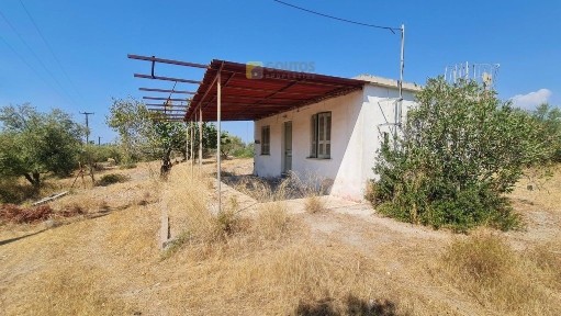 Μονοκατοικία, 70τ. μ.