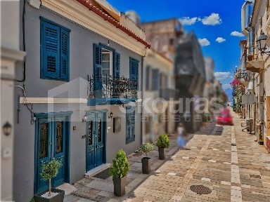 Μονοκατοικία, 240τ. μ.