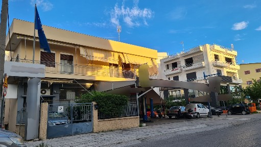Κτίριο, 330τ. μ.