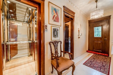 Μονοκατοικία, 315τ. μ.