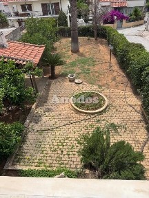 Μονοκατοικία, 400τ. μ.