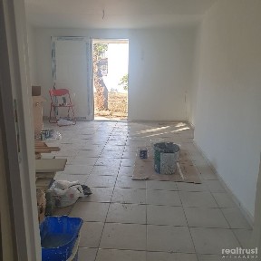 Μονοκατοικία, 53τ. μ.