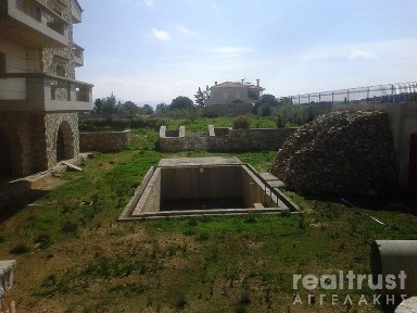 Μονοκατοικία, 900τ. μ.