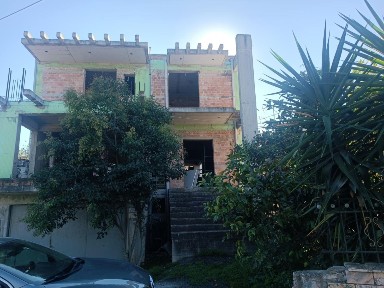 Μονοκατοικία, 304τ. μ.