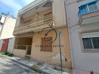 Κτίριο, 215τ. μ.
