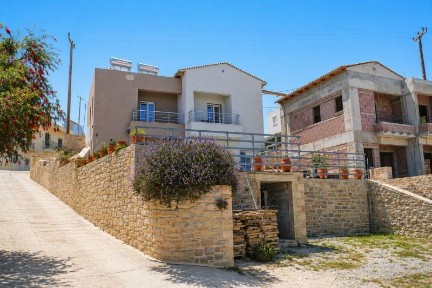 Συγκρότημα διαμερισμάτων, 240τ. μ.