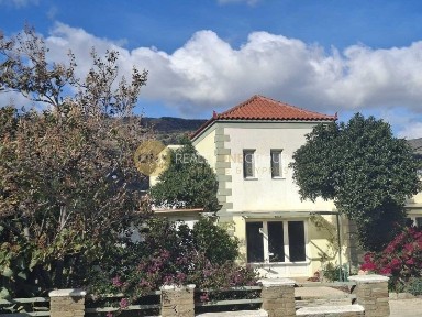 Μονοκατοικία, 300τ. μ.