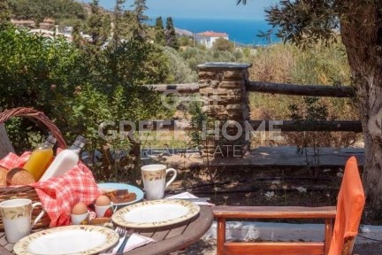 Συγκρότημα διαμερισμάτων, 280τ. μ.