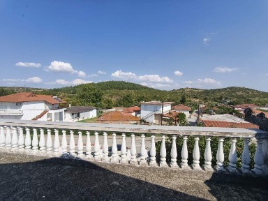 Μονοκατοικία, 360τ. μ.