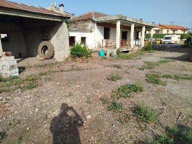 Μονοκατοικία, 70τ. μ.