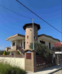 Μονοκατοικία, 160τ. μ.