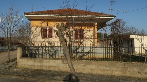 Μονοκατοικία, 60τ. μ.