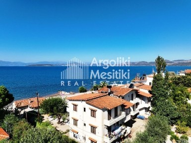 Συγκρότημα διαμερισμάτων, 300τ. μ.