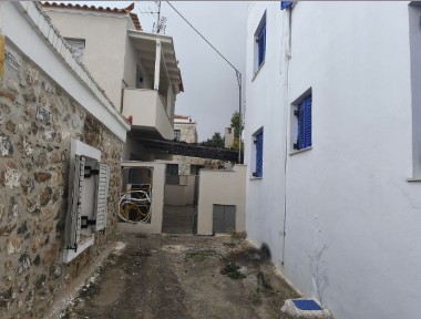 Κτίριο, 160τ. μ.
